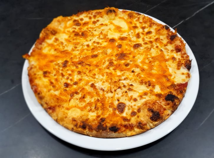 Négysajtos pizza