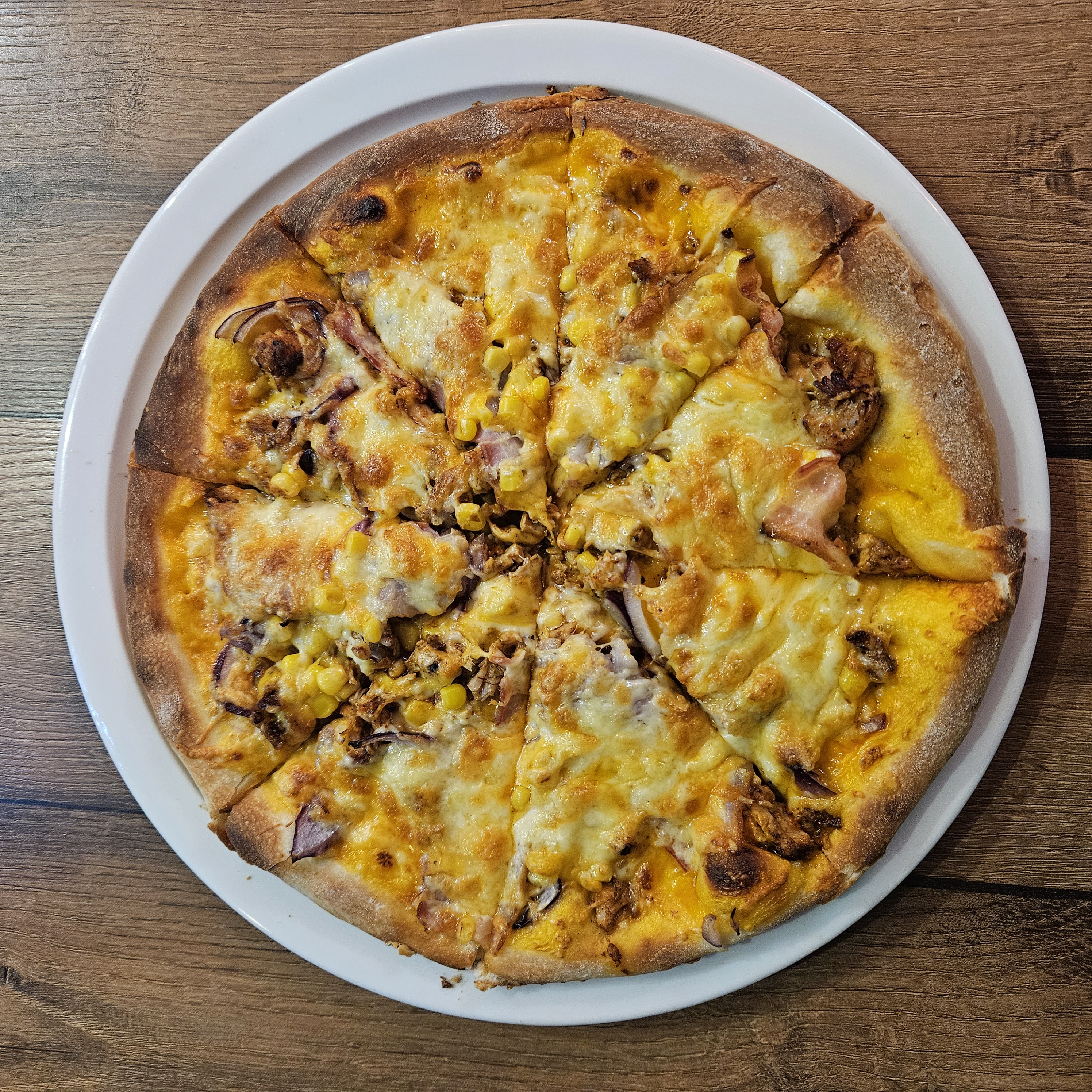 Chili cheese pizza