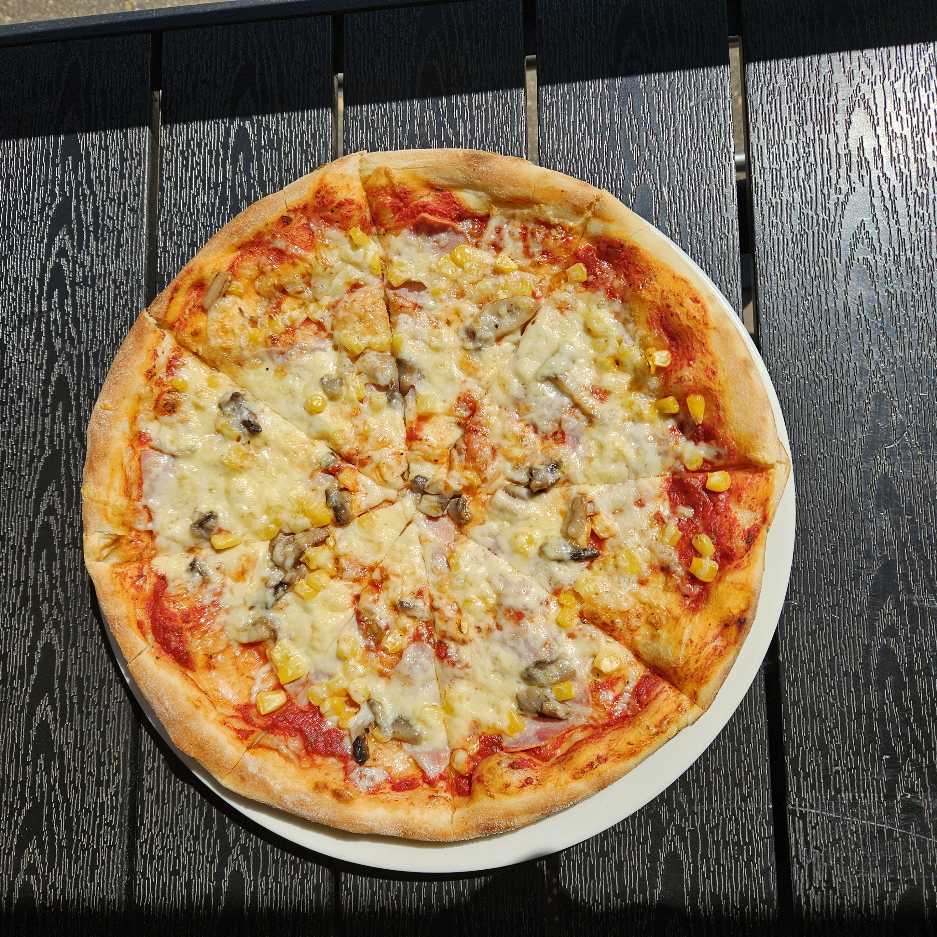 Sonka-Gomba pizza